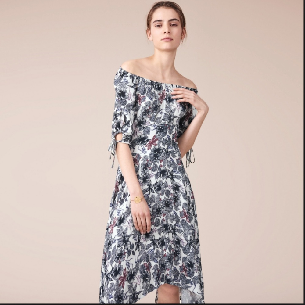 Maje Dress - extremely flattering Size M Floral